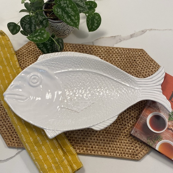 Glazed White Ceramic Fish Platter Made in Portugal - Picture 12 of 12
